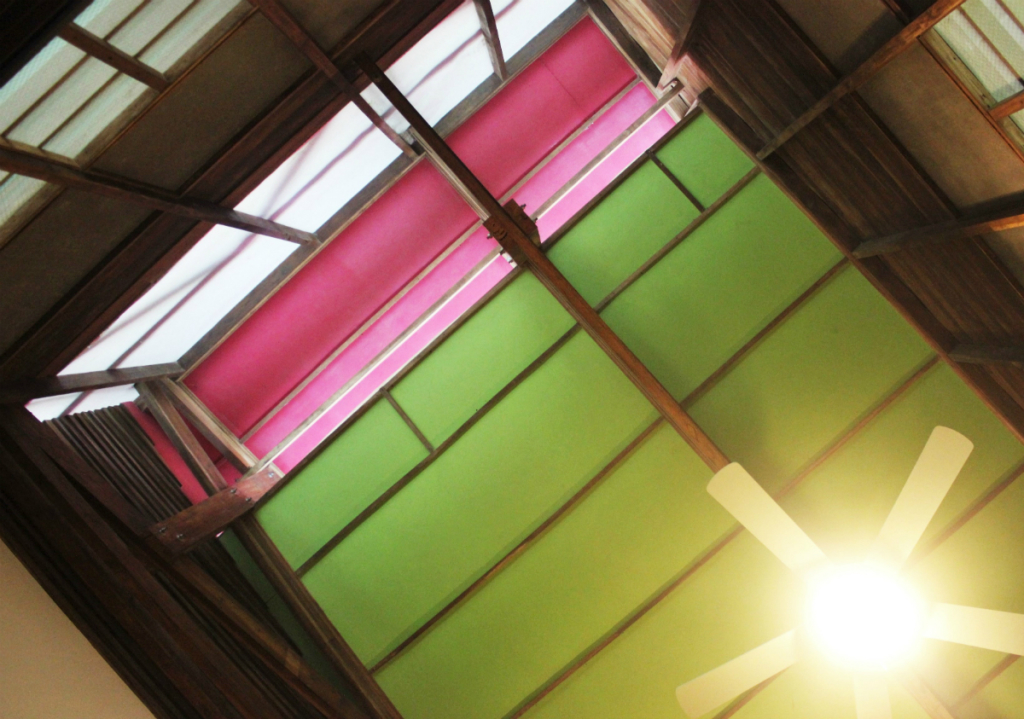High ceilings eco-design at La Kukula ecolodge - Charlie on Travel