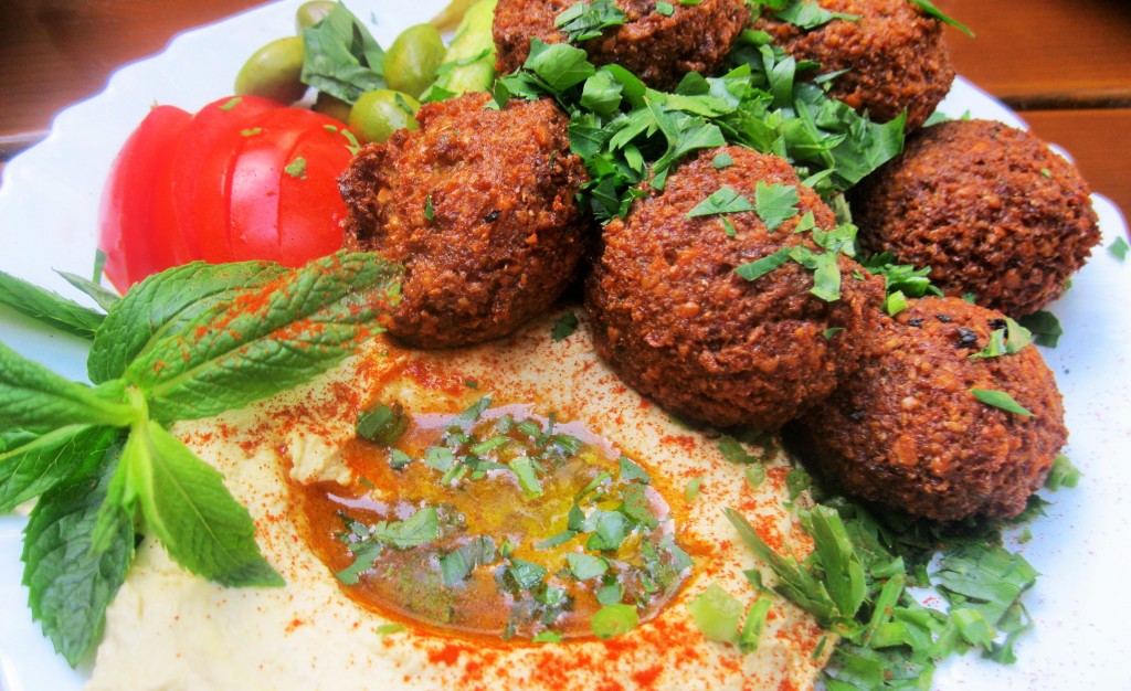 falafel vegetarian travel - charlie on travel