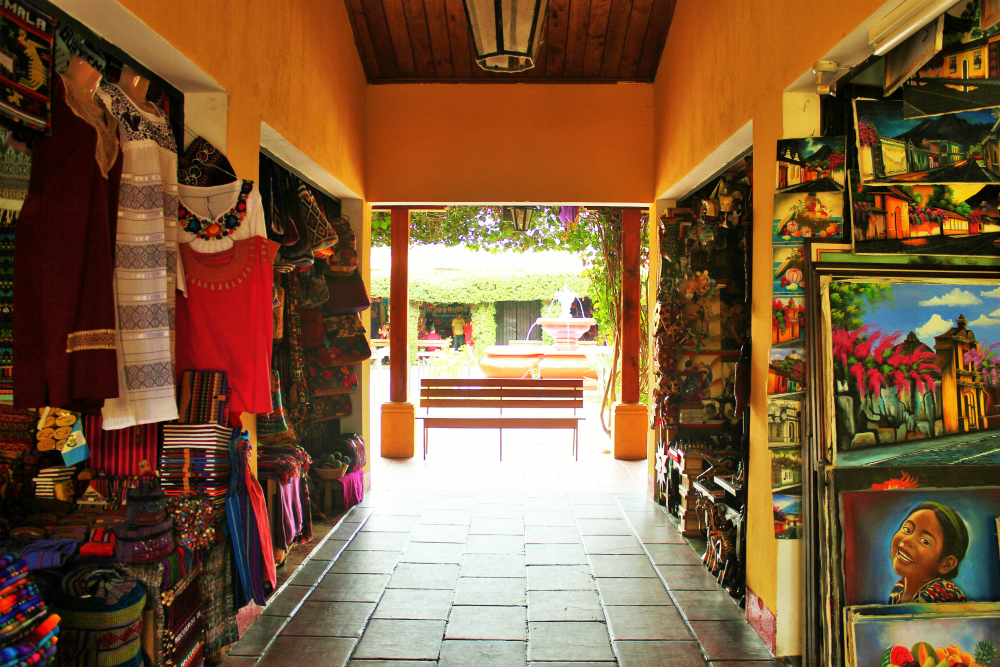 Artisan market Antigua Guatemala - Charlie on Travel