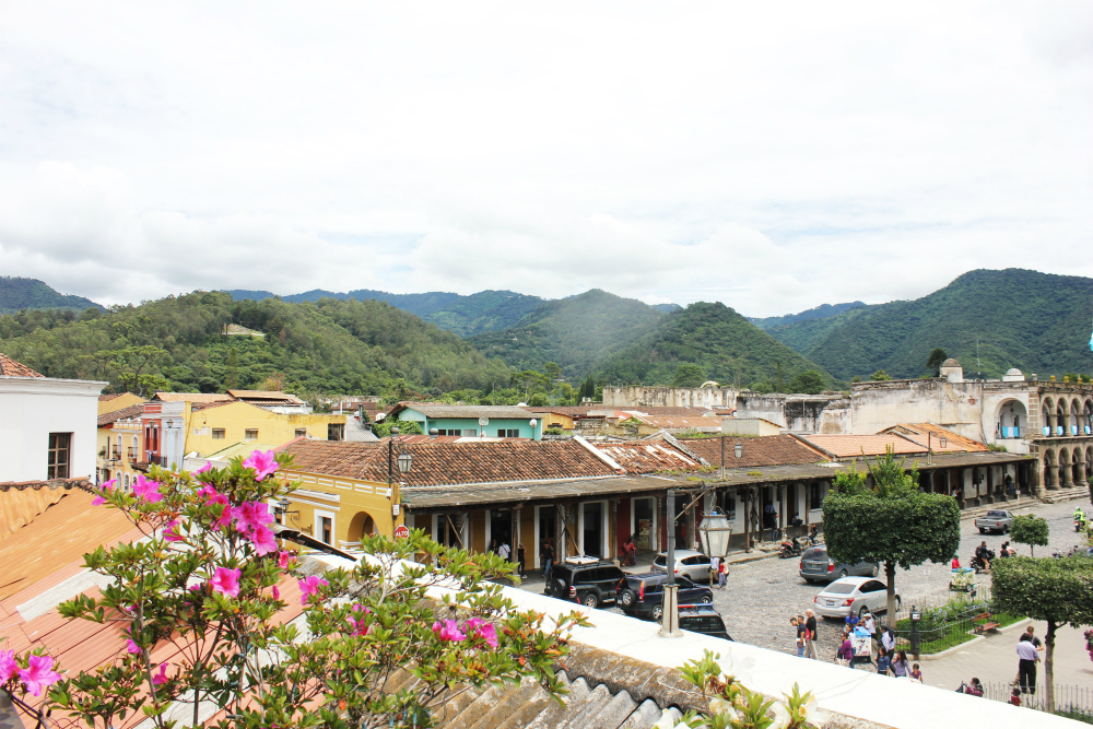 antigua-guatemala-view-of-main-square-charlie-on-travel