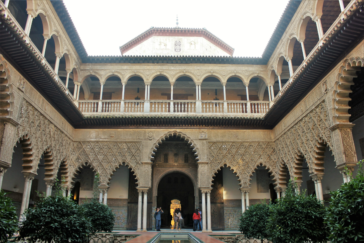 Slow Travel in Seville - Royal Alcázar courtyard - Charlie on Travel 1200