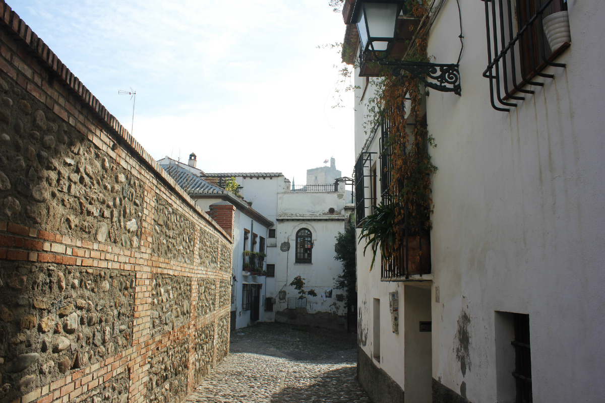 Albaycín Neighbourhood Granada Spain - Shadow on the Wall - Charlie on Travel