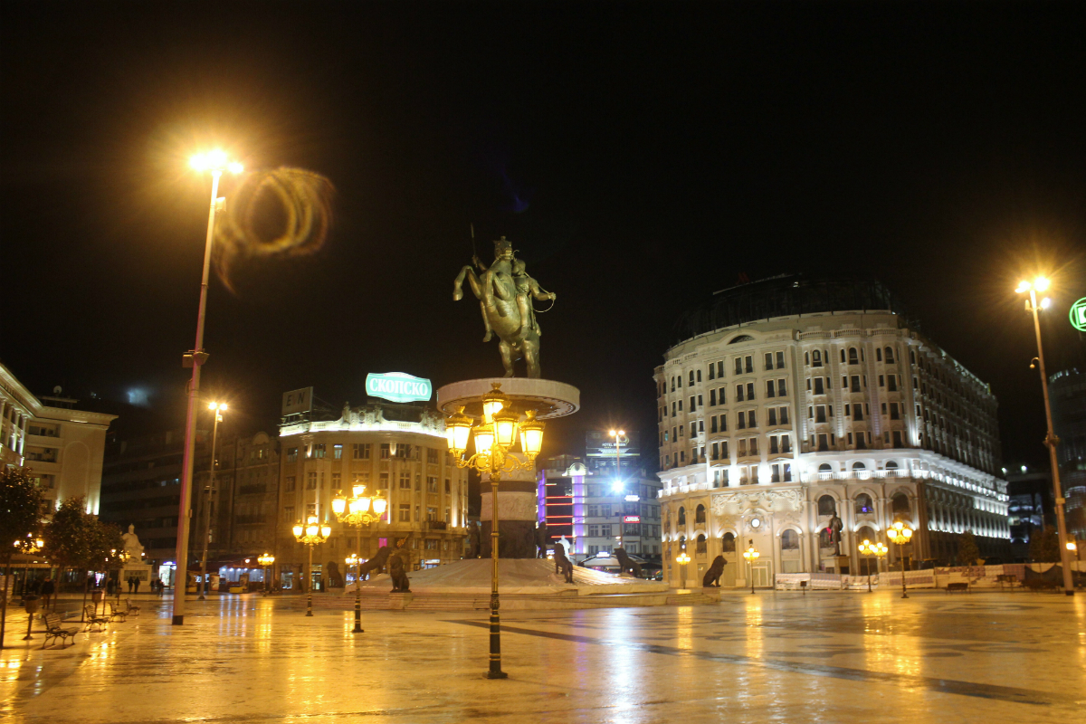 Skopje city centre horse statue - Charlie on Travel