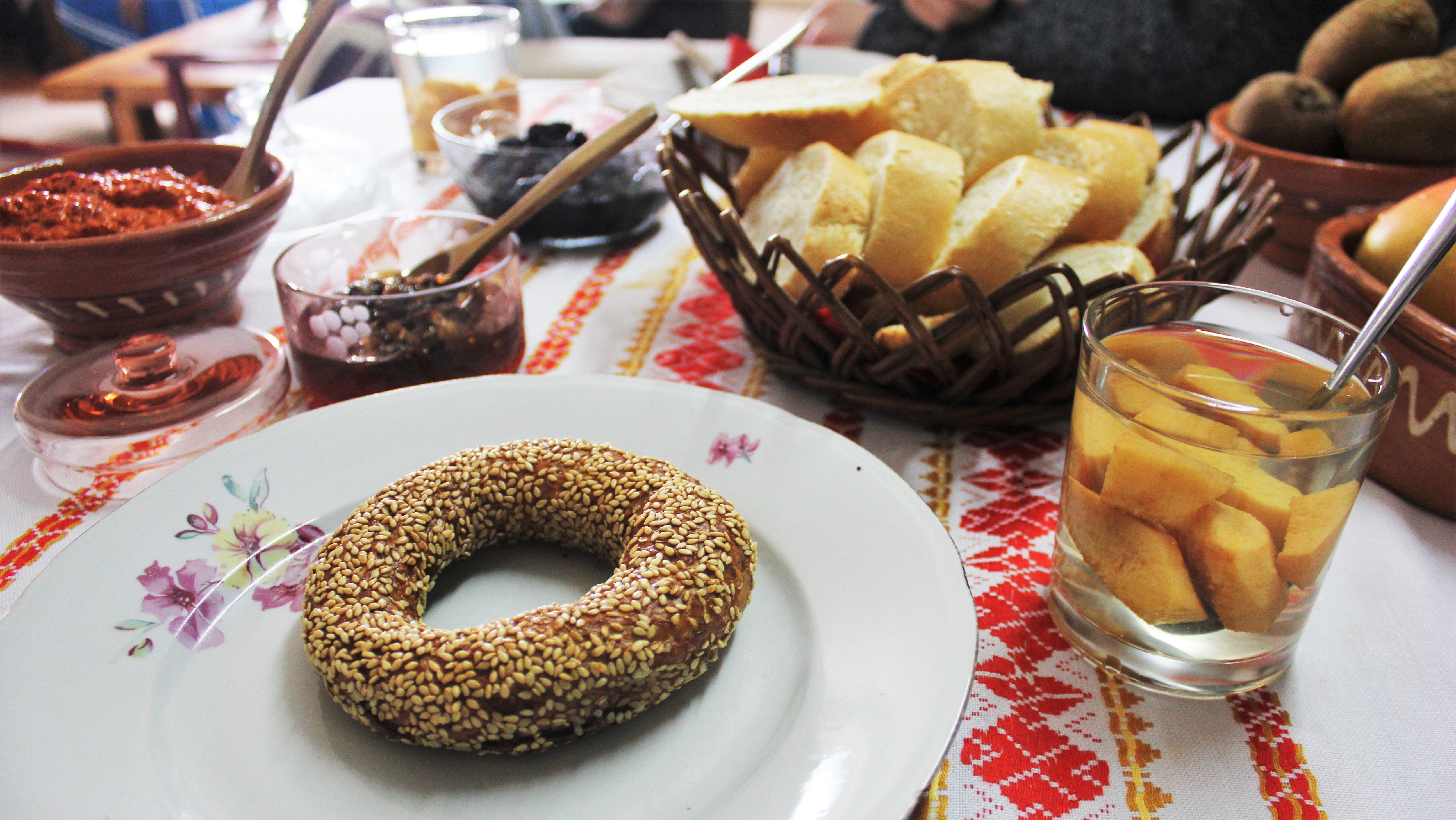 Vegan breakfast of gevrek at Robinson Sunset House Lake Ohrid Macedonia - Charlie on Travel