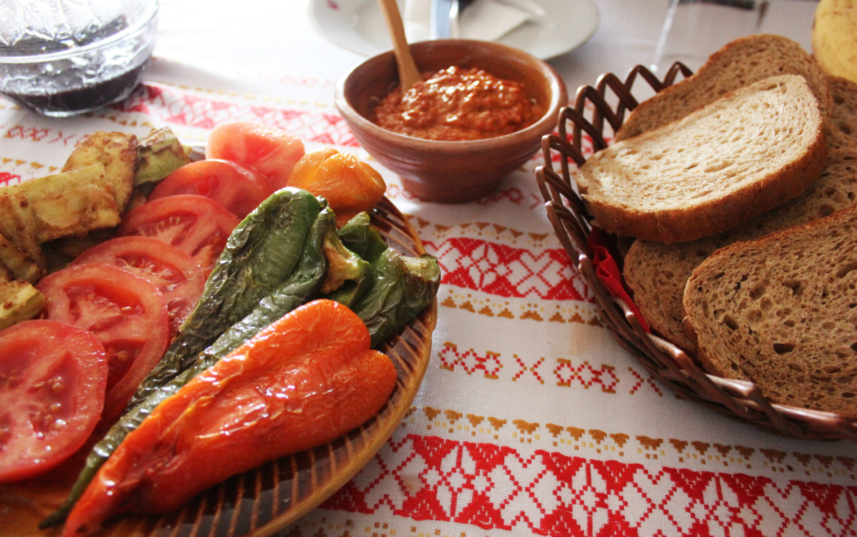 Vegan breakfast veggies at Robinson Sunset House Lake Ohrid Macedonia - Charlie on Travel